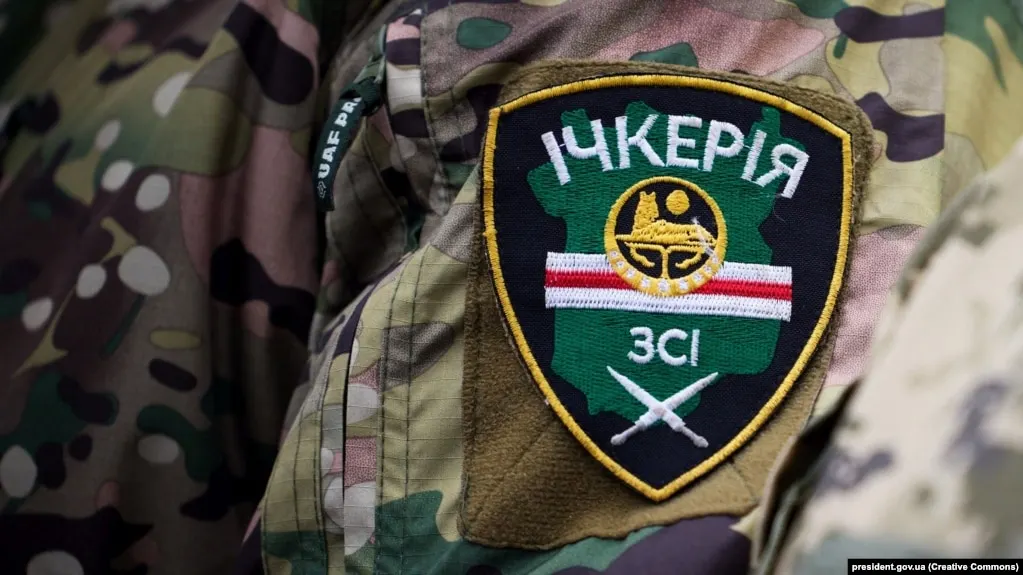 Росфинмониторинг включил «Чеченскую Республику Ичкерию» и её зарубежные структуры в список террористов и экстремистов после решения суда в Грозном, признавшего объединение террористической организацией. Российские спецслужбы связывают движение и его лидера Ахмеда Закаева с участием в боевых действиях на стороне Украины и диверсиями в приграничных регионах.