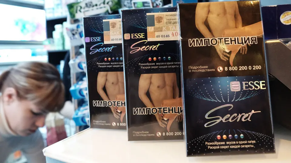 В Госдуме обсуждают возможность пожизненного запрета на курение для поколений, родившихся после 2008 года, по аналогии с британской реформой «поколения без курения». Параллельно депутаты готовят инициативы по ужесточению регулирования электронных сигарет и вейпов.