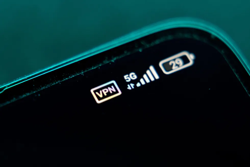 Ассоциация разработчиков «Отечественный софт» направила письмо в адрес федеральных властей с призывом признать текущую политику интернет-блокировок неудачной, ослабить ограничения на использование VPN и создать совместный с IT-сообществом орган для выработки новой, более взвешенной стратегии.