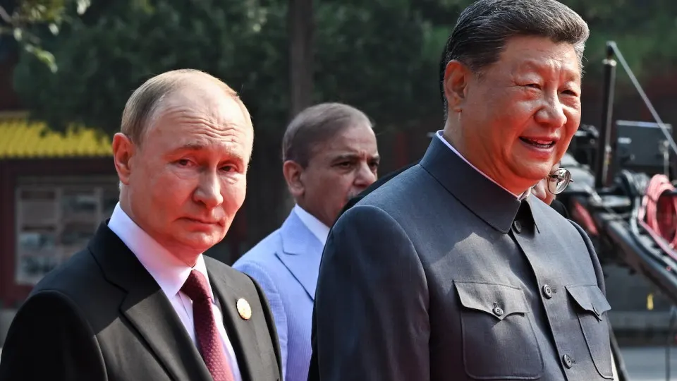 Проект макропрогноза правительства РФ показывает, что значительного увеличения поставок российского газа в Китай за счёт «Силы Сибири‑2» до конца 2020‑х не ожидается: ключевые договорённости по проекту, включая цену, так и не достигнуты.