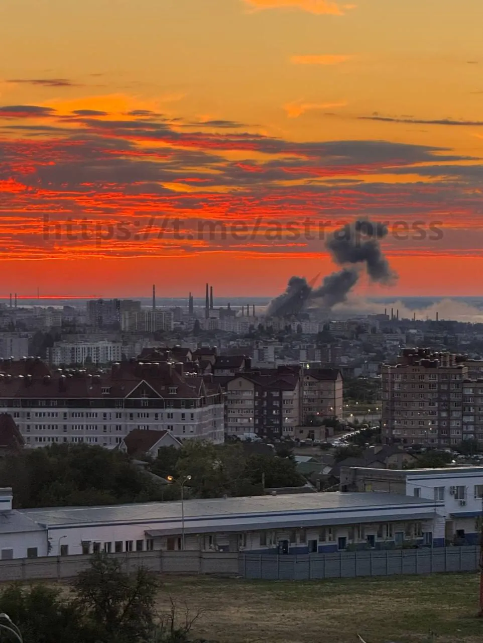 За ночь — удар по производственному объекту в Волгограде, ПВО уничтожило десятки БПЛА, в Минюсте внесли структуры Гарварда в реестр нежелательных, эвакуация детей из «Артека» и другие события.