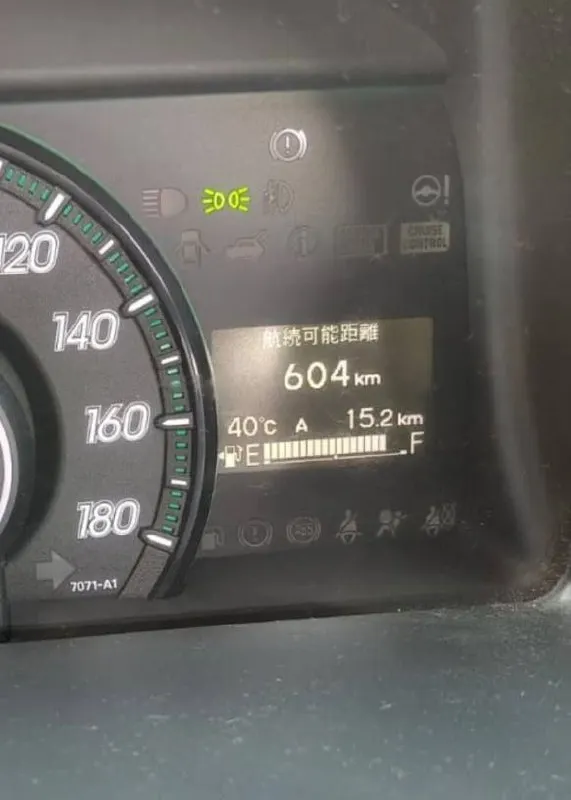 Термометры в Самаре фиксируют около 40°С: особенно жарко в салонах автомобилей, где воздух прогревается сильнее. Водителям советуют соблюдать осторожность и не оставлять людей и животных в припаркованных машинах.