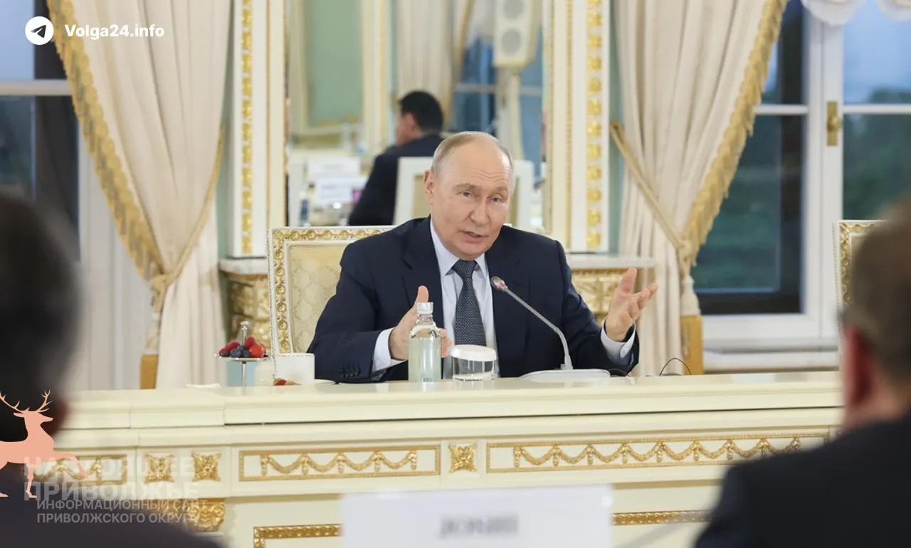 Президент заявил, что проблемы на внутреннем топливном рынке носят временный характер и созданы извне; ВВП вырос на 0,2% за пять месяцев и на 0,3% в мае.