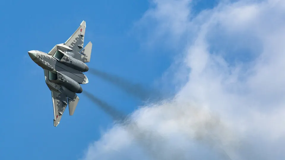 Минпромторг потребовал с петербургского АО «Авиационная и морская электроника» 257,1 млн рублей из‑за многолетней просрочки по госконтракту на разработку газоразрядных дисплеев; одновременно в отрасли сокращается финансирование программ импортозамещения электроники.