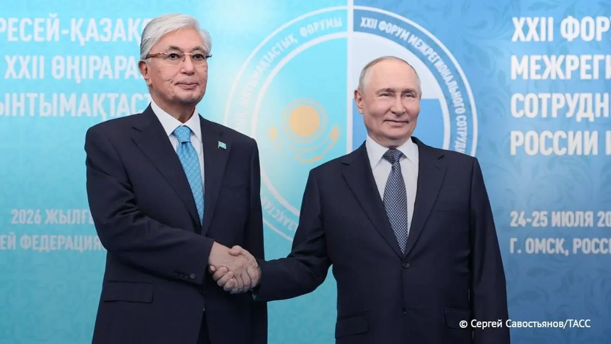 Президент заявил, что Москва и Астана активно сотрудничают на международной арене, отношения развиваются успешно и носят стратегический характер; предложил согласовать взаимодействие в рамках ОДКБ и ЕАЭС.