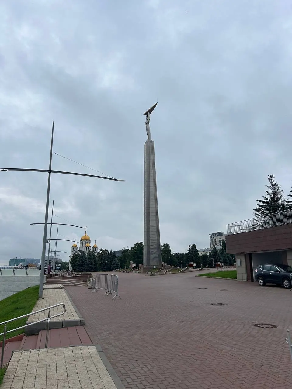 В Самаре планируется превратить участок улицы Молодогвардейская от Ленинградской до площади Славы в пешеходную зону: фасады обновят, вывески унифицируют, а прогулки сделают удобнее.
