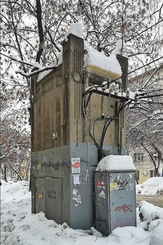 В регионе волонтёры приводят в порядок фасады, красят будки и сохраняют исторические детали в Самаре, Переславле-Залесском и Шуе.