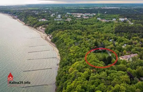 На побережье Отрадного продолжается застройка: возводят таунхаусы у Гаузупского ущелья; региональные разрешения продлены до июля 2027 года. Какие объекты строят и что известно о ходе работ.