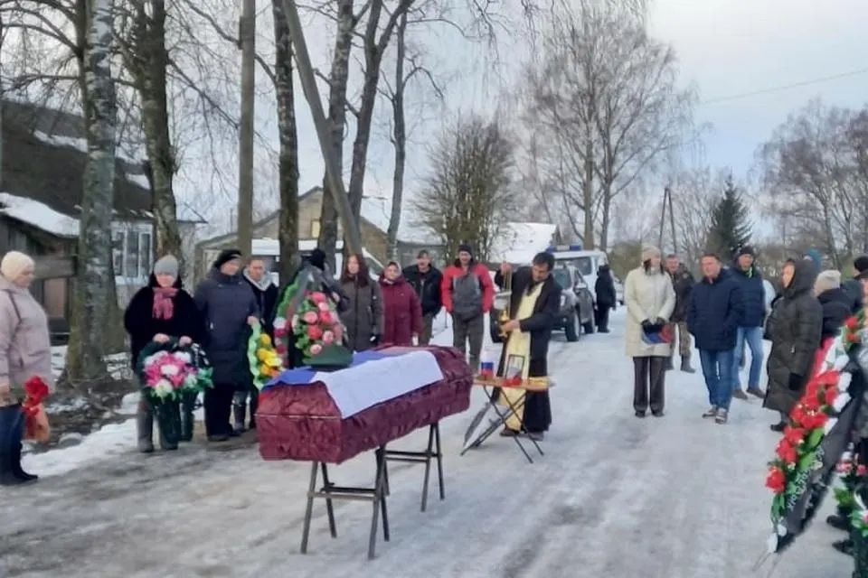 В Смоленской области и других регионах России снижаются выплаты военнослужащим и их семьям, погибшим или получившим ранения, с обновлёнными суммами выплат.