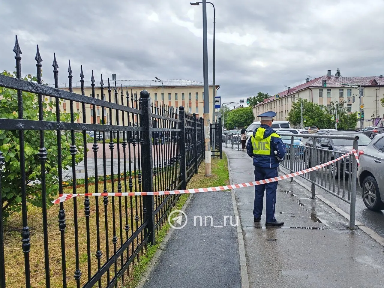 По данным Минобороны, ночью по России сбили 62 беспилотника. В Нижнем Новгороде здание областного суда получило повреждения, пострадавших, по предварительным данным, нет; на месте работают спецслужбы, полиция и МЧС.