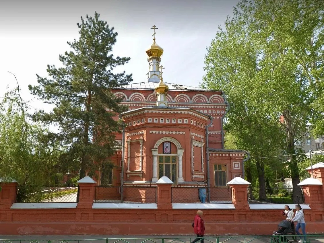 В храме на Чапаевской злоумышленники пытались снять с иконы драгоценности и украшения. Один подозреваемый задержан и заключён под стражу на два месяца.