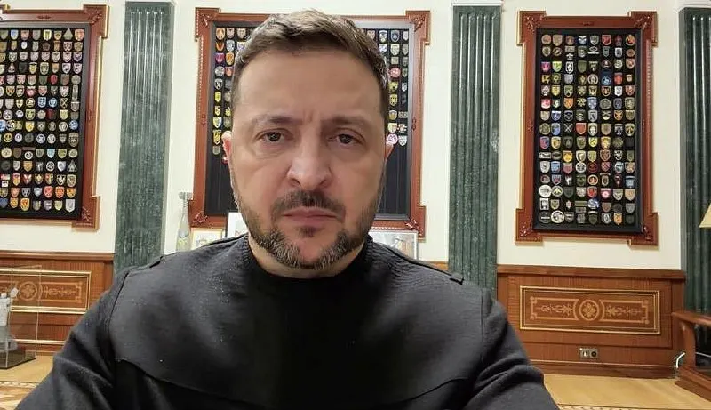 По данным разведки и партнёров из США и Европы, зафиксированы признаки подготовки комбинированного удара с применением «Орешника», в том числе по Киеву. Президент призвал граждан реагировать на сигналы тревоги и пользоваться укрытиями.