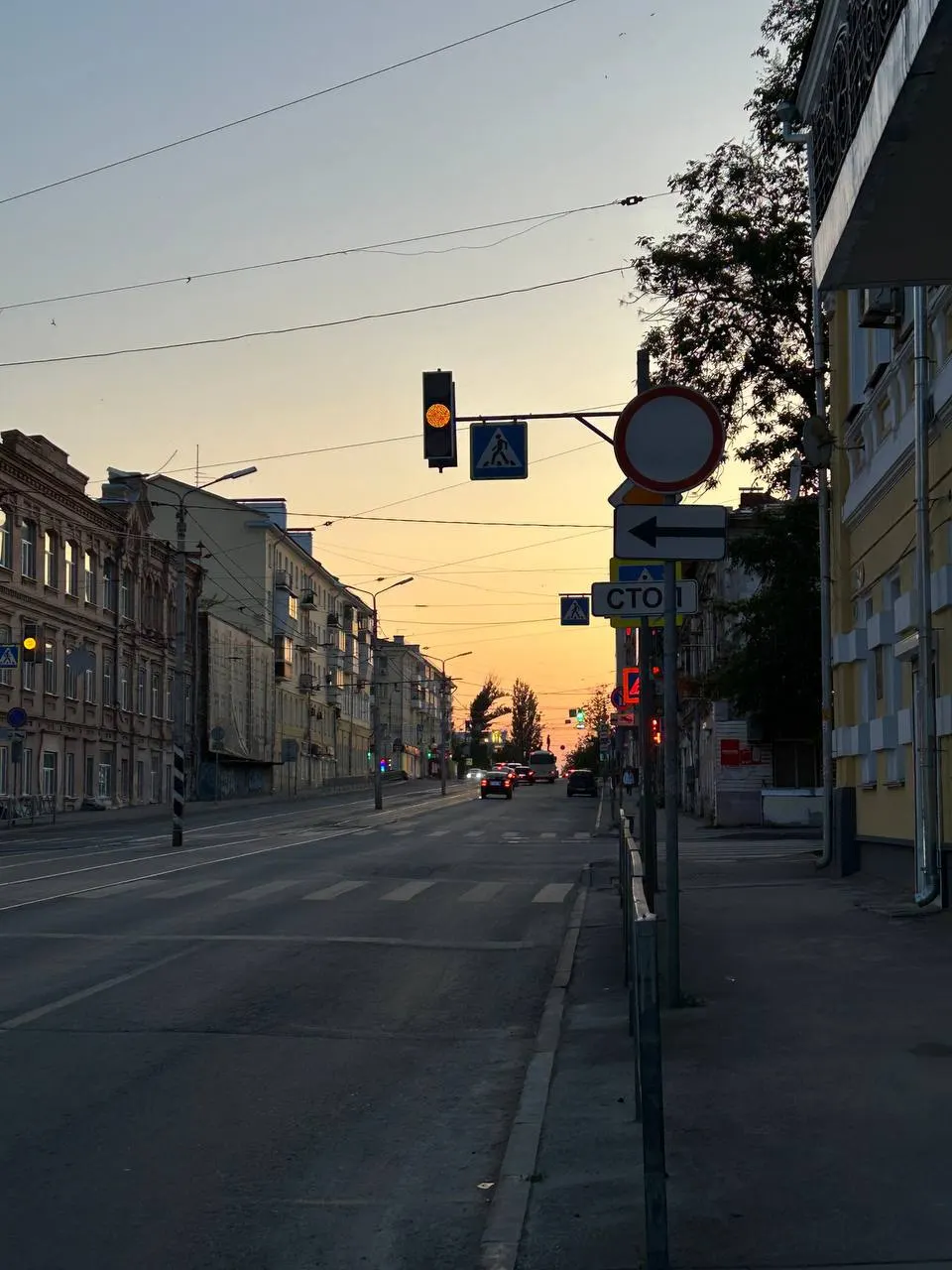 С набережной организуют дополнительные трамваи и автобусы; метро работает до 24:00.