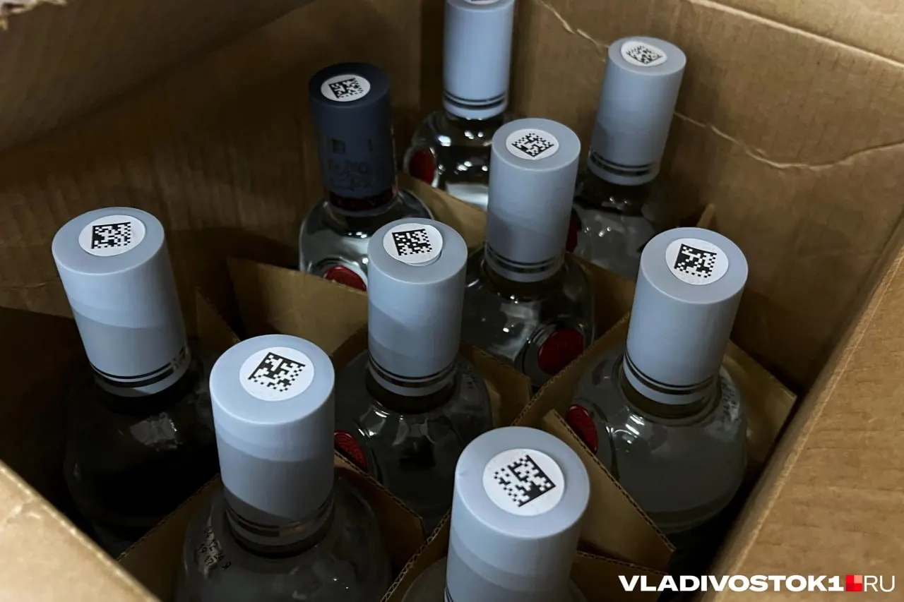 Власти региона ввели запрет на розничную продажу алкогольной продукции 26 мая с 8:00 до 23:00 в ряде городов и районов. В Самаре ограничения пройдут дважды — 26 мая и 27 июня. Исключение — заведения общественного питания.