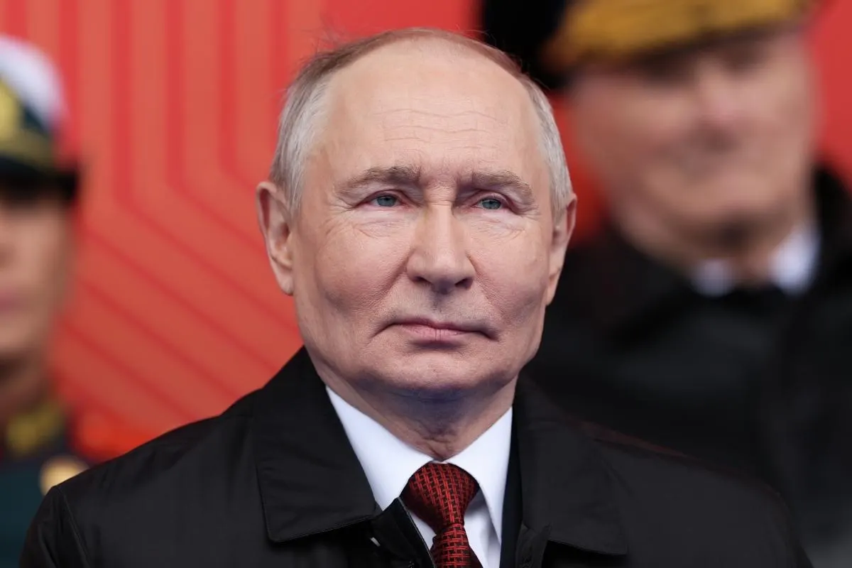Введён отдельный порядок приёма в гражданство России для совершеннолетних и лиц без гражданства, постоянно проживающих в Приднестровье. Заявления будут принимать дипломатические представительства и консульства РФ.