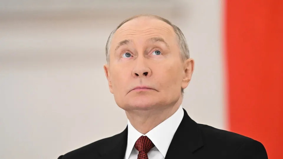 Новый федеральный закон обязывает МВД проводить профилактическую работу с гражданами, уклоняющимися от службы и искажающими историческую правду; изменения вводятся в рамки системы профилактики правонарушений.