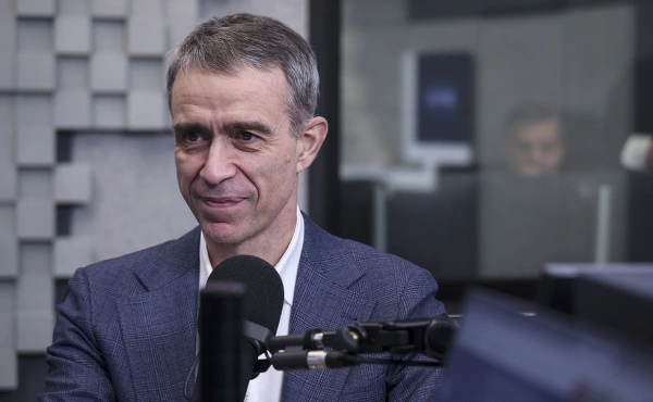 Руководитель службы по защите прав потребителей Банка России Михаил Мамута с 10 июня приступит к обязанностям заместителя председателя регулятора. Структуру службы реорганизуют в две отдельные единицы до декабря.