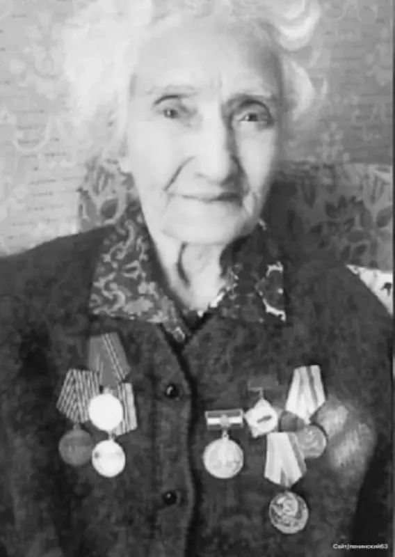 Ветеран Великой Отечественной войны и труженица тыла Мария Григорьевна Локоть скончалась в Самаре на 103-м году жизни. Перед Днём Победы её навещали сотрудники Ленинского района — она сохраняла оптимизм и душевное тепло.
