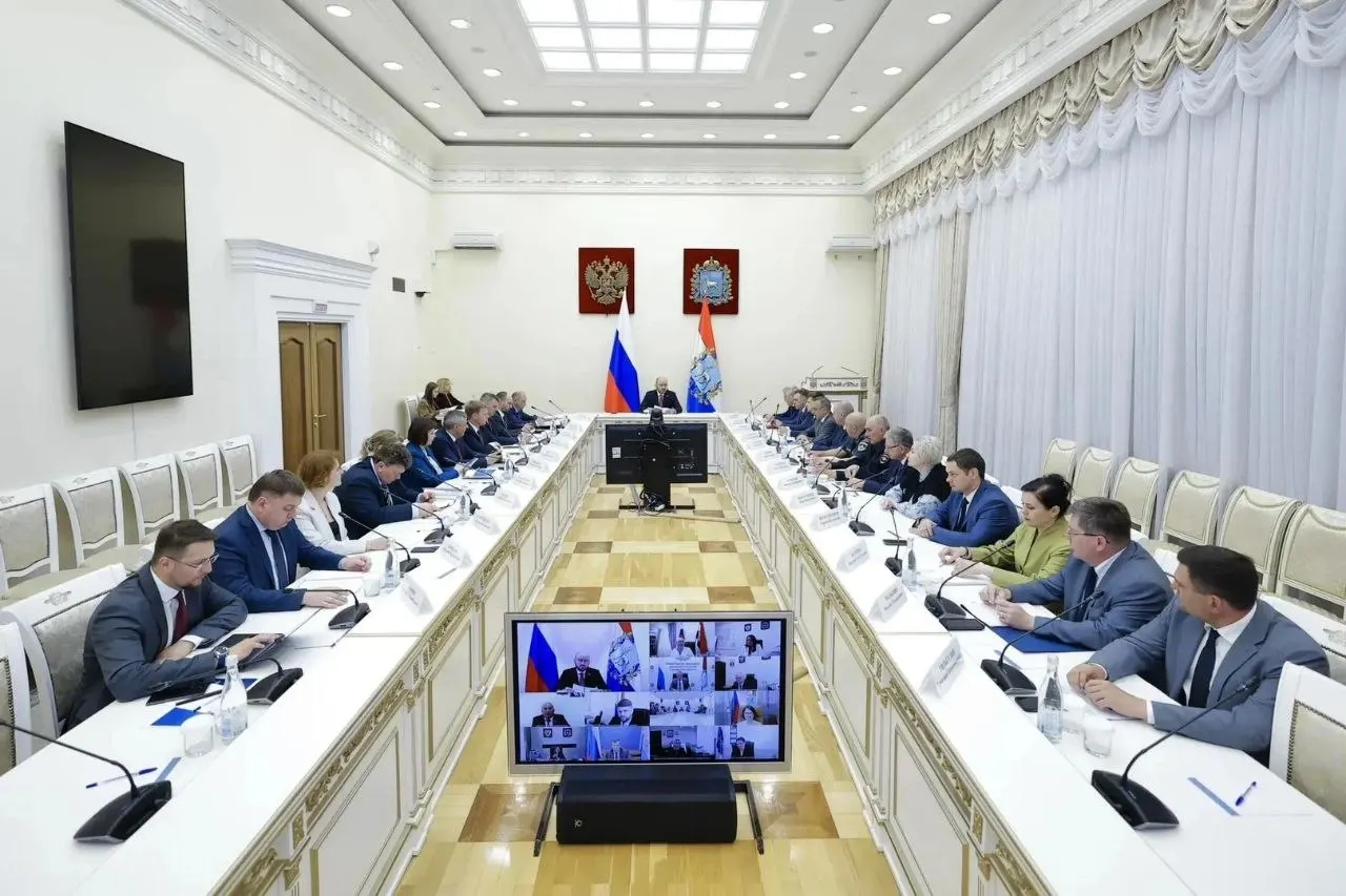 Власти региона ввели временные лимиты на розничные покупки бензина на АЗС, чтобы пресечь спекуляции и несанкционированную продажу топлива. Контроль за наличием и ценами осуществляют правительство региона, ФАС, министерство по региональной безопасности и полиция.