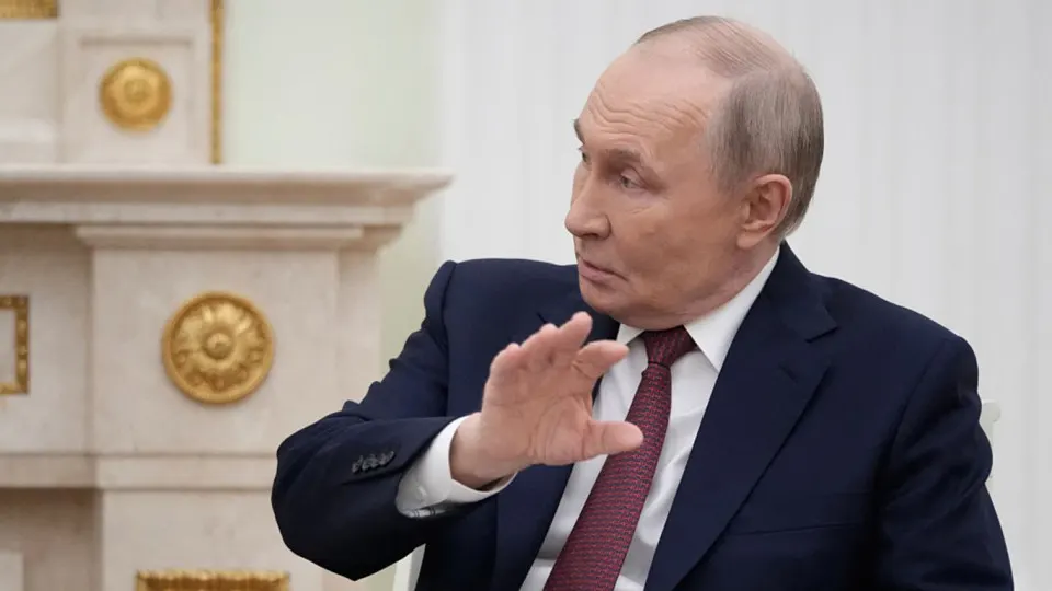 Государственные изъятия активов усилились с 2022 года: заведено более 100 дел, изъято активов на триллионы рублей. Десятки крупнейших компаний оказались под контролем государства, а бизнесменов просят «пожертвовать» средства в бюджет.