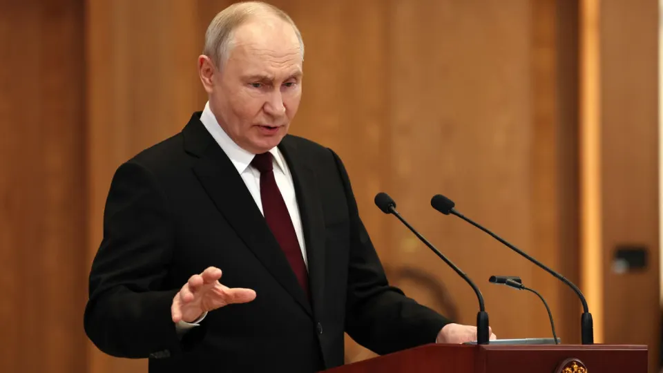 Президент заявил, что Россия ответит ударами, если с территории европейских государств будут запускать беспилотники по российским объектам; назвал атаки дронов попыткой «раскачать» общество и сообщил, что предпосылок для переговоров с Украиной нет.