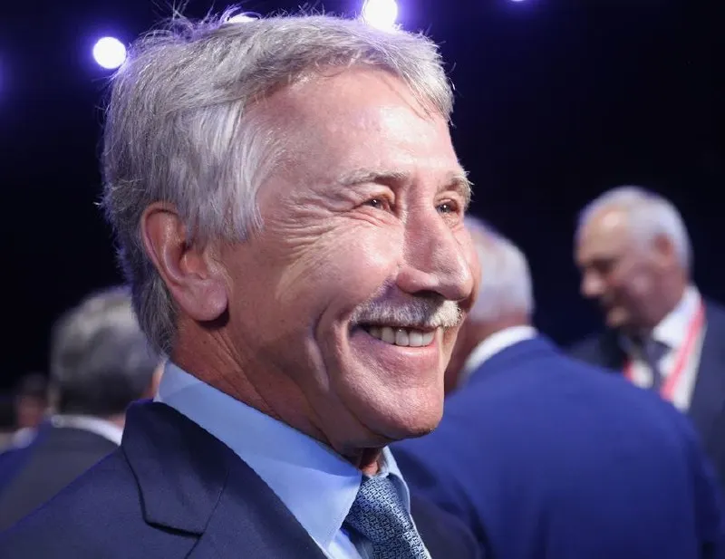 По оценкам, с начала года состояние главы «Новатэка» увеличилось на $4,15 млрд — примерно $27,7 млн в день; сейчас оно составляет $27,8 млрд, что выводит его на третье место в России.