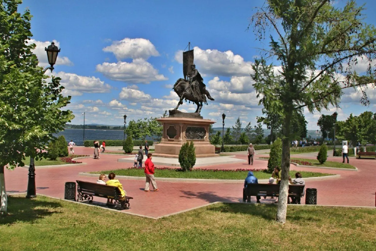 По плану первого этапа стратегии социально‑экономического развития города сроки работ сдвинули уже в третий раз: ранее названные периоды — 2026 и 2027–2028 годы.