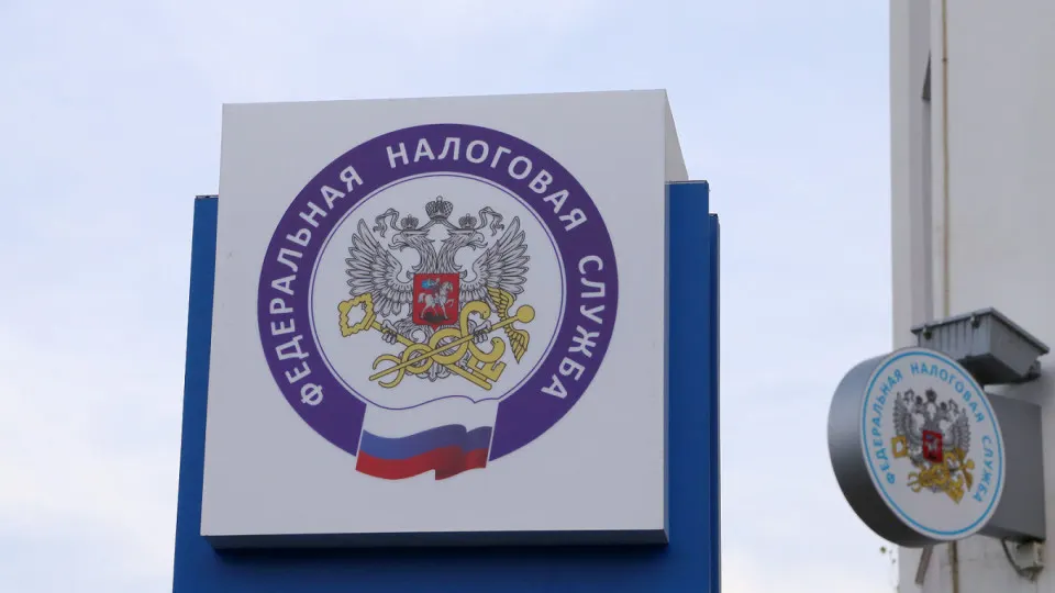 Федеральная налоговая служба рекомендовала регионам пересмотреть налогооблагаемую базу и ставки, чтобы компенсировать исторический дефицит региональных бюджетов в 1,5 трлн рублей. Рекомендации включают ужесточение льгот, инвентаризацию недвижимости и повышение транспортного налога.