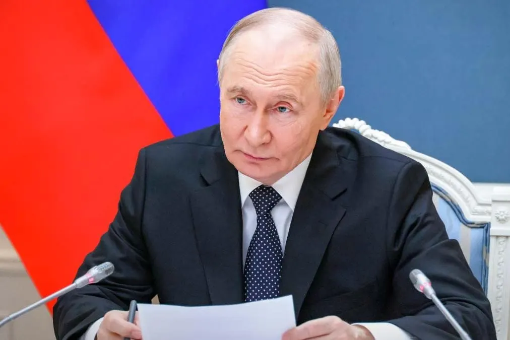 Указ от 1 июня 2026 года расширяет действие правил по счетам типа «С»: теперь в него включены и банковские депозиты иностранцев из стран, признанных «недружественными». Экономист Сергей Алексашенко отмечает, что такие средства фактически превращаются в бесплатный ресурс для банков.