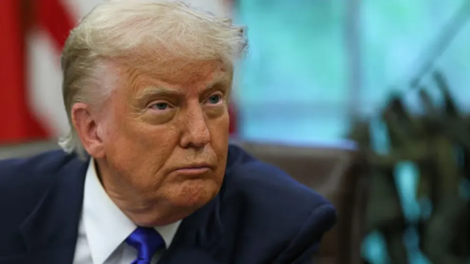 На саммите G7 президент США заявил о готовности усилить давление на Россию и помочь Украине, поставив условие о содействии европейских союзников в расчистке Ормузского пролива; лидеры обсудили санкции против нефтегазового сектора и увеличение военной поддержки Киева.