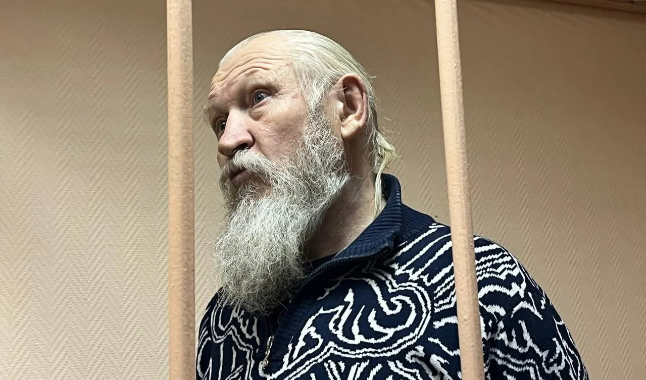 В обновлённый реестр включён бывший депутат Госдумы от ЛДПР Михаил Глущенко — ранее осуждённый за соучастие в убийстве Галины Старовойтовой и связанный с тамбовской ОПГ.