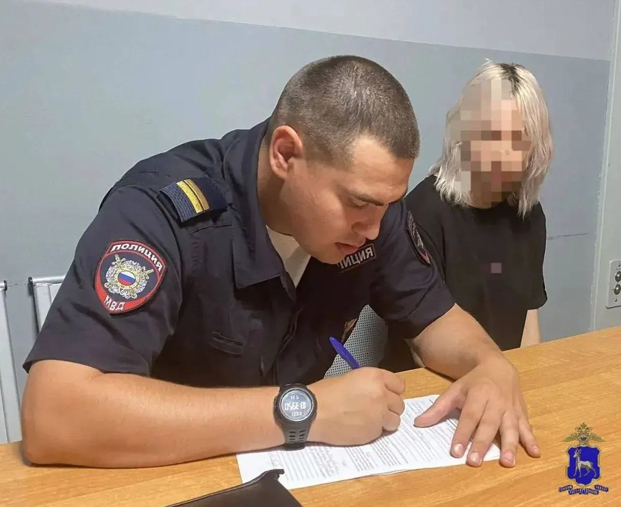 Певицу наказали штрафом в 10 тысяч рублей: она подменяла слова в детских песнях нецензурной лексикой и в суде признала вину.