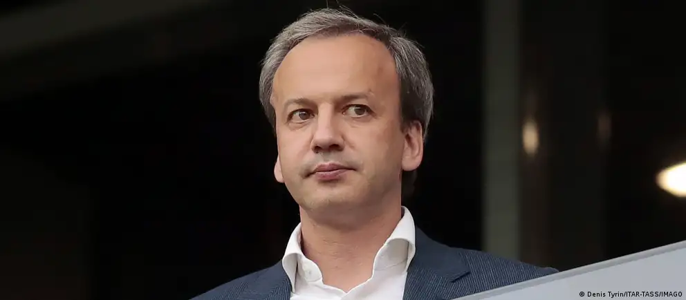 Аркадий Дворкович заявил, что будет добиваться в суде отмены своего включения в санкционный список ЕС и до решения суда отказался от обязанностей президента Международной шахматной федерации.
