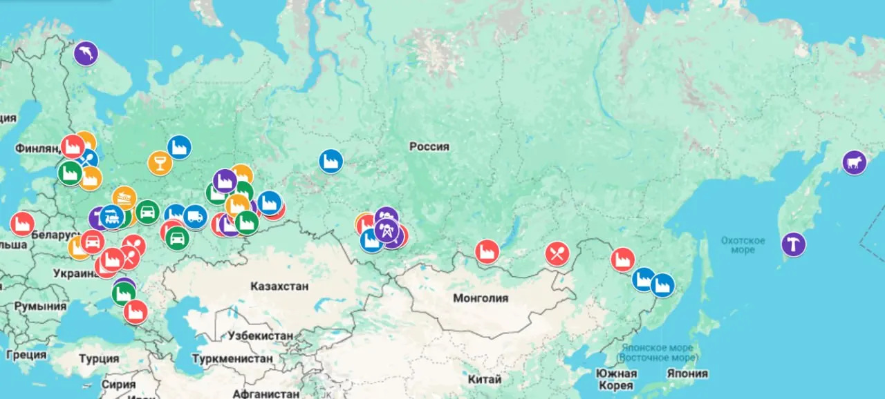 Интерактивная карта фиксирует случаи остановок производств, массовых увольнений, задержек зарплат и переводов на сокращённую рабочую неделю по всей стране — от Калининграда до Камчатки.