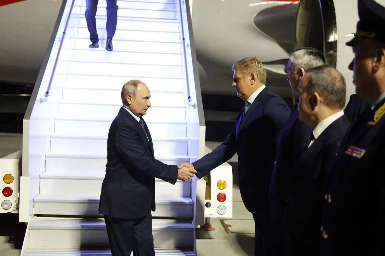 Президент прибыл в Новосибирск по случаю открытия СКИФа — важного этапа регионального проекта.