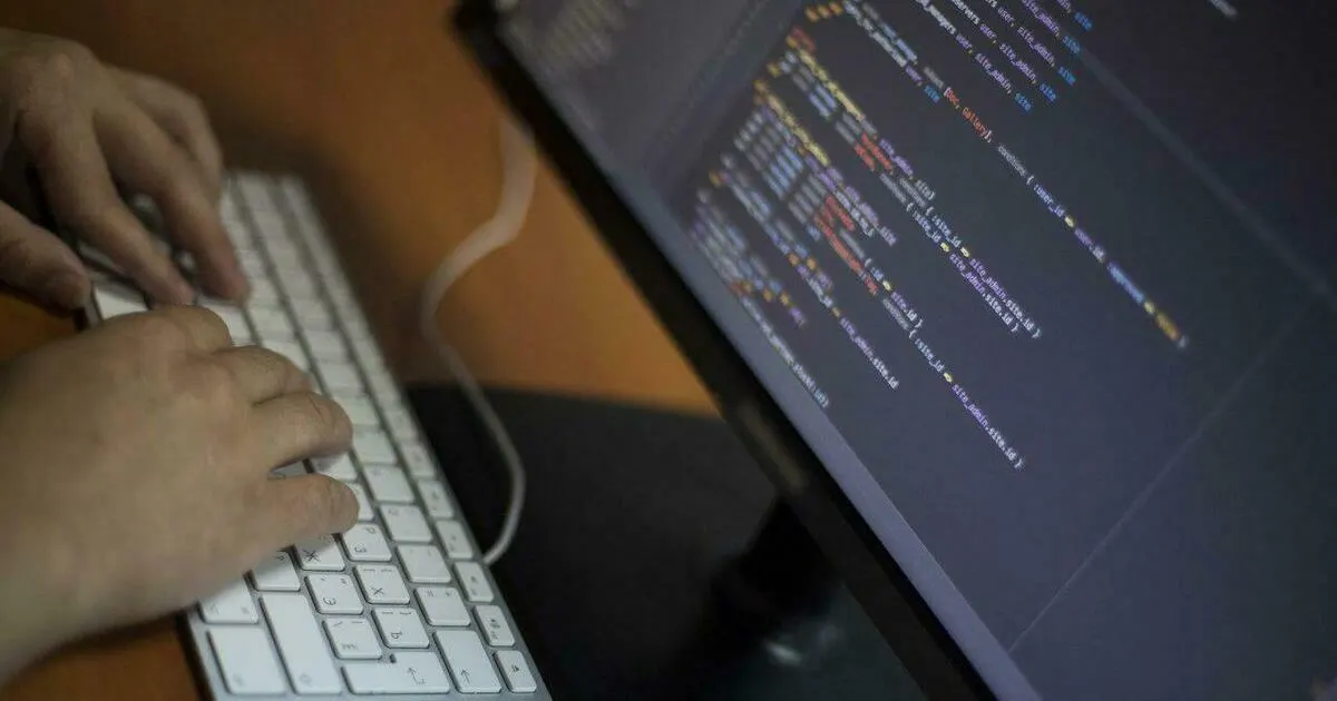 Фальшивая платформа требует регистрации и доступа к персональным данным учителей под предлогом новой политики школ и повышения качества образования.