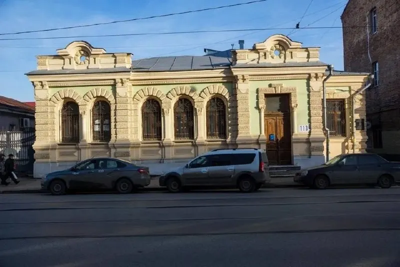 В центре города планируют расширить прогулочные пространства и освободить часть улиц от машин, чтобы создать зону для пешеходов и трамваев.