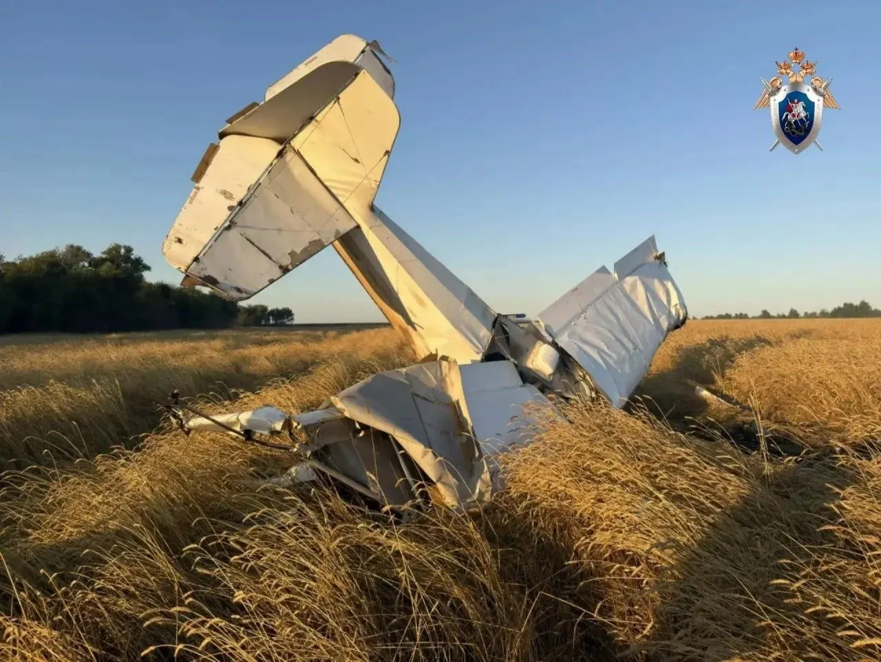 Во время орошения полей в районе Новой Жизни Ан-2 рухнул; погибших нет, пилот госпитализирован. Проводится доследственная проверка.