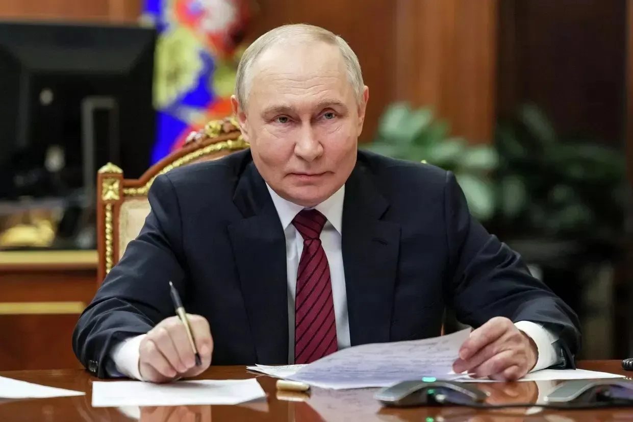 За восемь месяцев 2026 года поступления в федеральный бюджет достигли рекордной суммы и превысили прошлогодний уровень на фоне обсуждений финансирования расходов.