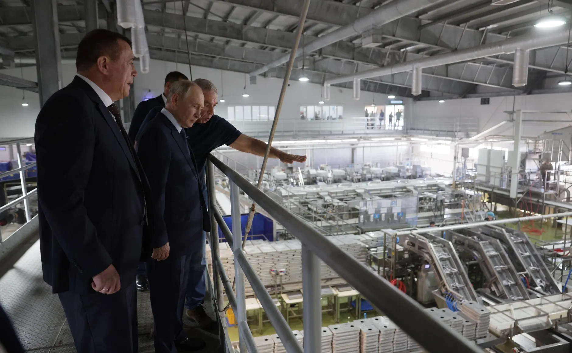 Президент побывал на Курильских островах, что привело к обострению дипломатической реакции между Россией и Японией по вопросу суверенитета над островами.