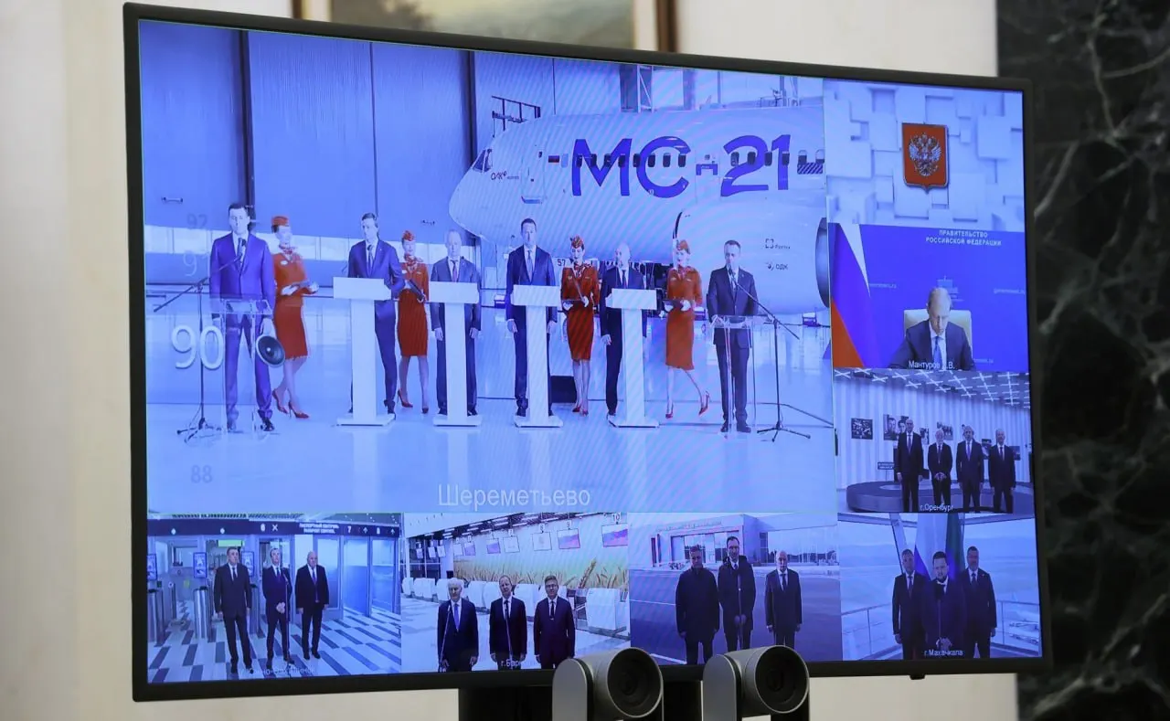 Авиакомпания планирует использовать отечественные среднемагистральные самолёты МС-21–310 на ключевых направлениях, включая Омск, Новосибирск и Красноярск.