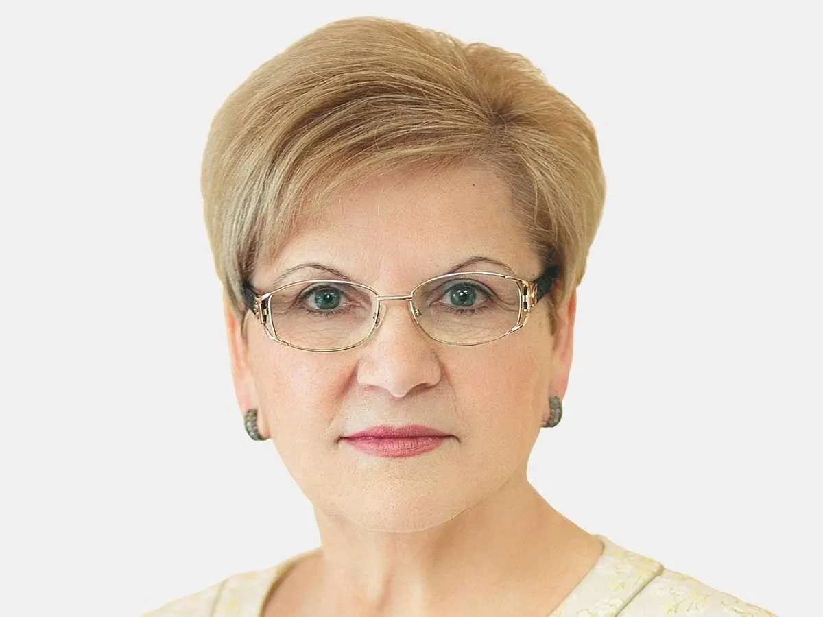 Представитель Тольятти Екатерина Ивановна Кузьмичева станет спикером Самарской облдумы — первым в истории региона. Решение поддержали все избранные единогласно.