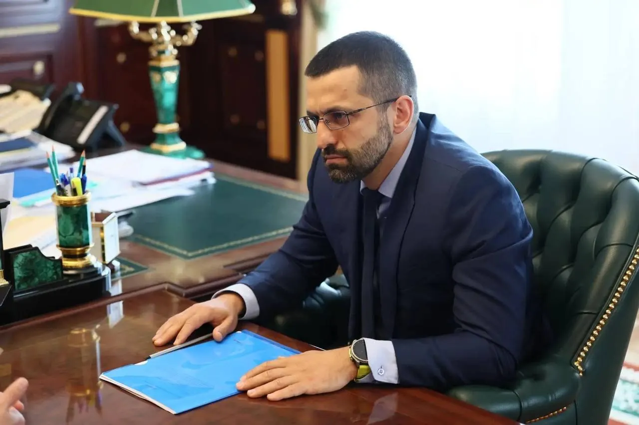 Назначение предполагает курирование архитектуры, строительства, дорожного хозяйства и транспорта, а также надзора за строительством и охраны объектов культурного наследия региона.