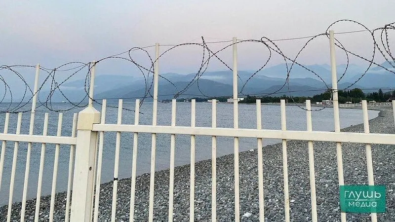 В прошлом году россияне совершили 92 миллиона поездок внутри страны; выездной турпоток вырос, а зарубежные направления остаются популярными.