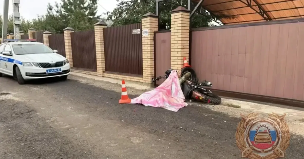 58-летний мотоциклист погиб на месте после наезда на забор частного дома в Красноглинском районе Самары; авария произошла утром на 8-й улице СНТ «Звёздочка».