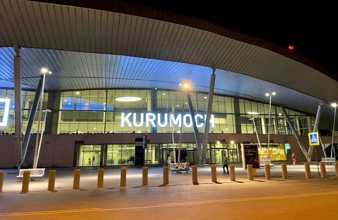 Эвакуационная ситуация в аэропорту Курумоч произошла из-за плановой проверки противопожарной системы; спустя время проверка завершилась, аэропорт работает в штатном режиме.
