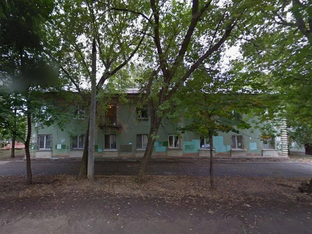 В Самаре сносится аварийное здание на улице Воронежская, 17 в рамках масштабной реконструкции района. Собственникам будут выплачены компенсации либо предложено новое жильё. При отсутствии соглашения — вопрос будет решаться через суд. Всего в программу включено 2310 га Безымянки.
