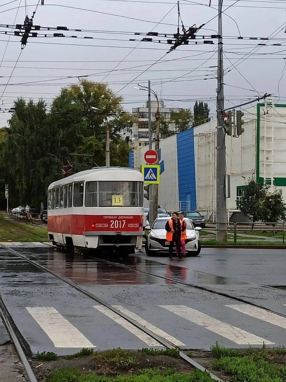 На Московском шоссе произошло ДТП, из-за которого трамваи в направлении Дома печати были остановлены.