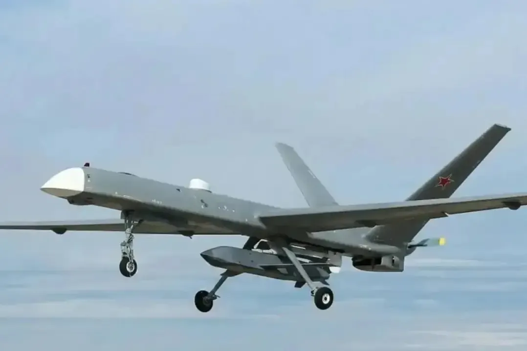 Производитель крылатых ракет планирует увеличить выпуск до 250 ракет S8000 «Бандероль» в месяц; в феврале 2025 года объявлен тендер на комплектующие, индекс S8000 совпадает с кодом «Бандероли».