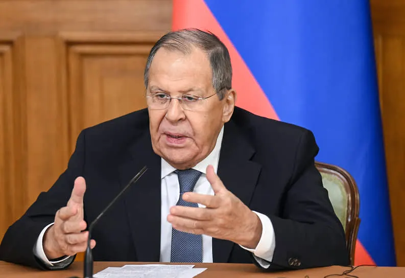 Министр иностранных дел заявил, что информационная война вокруг российской спецоперации будет нарастать.